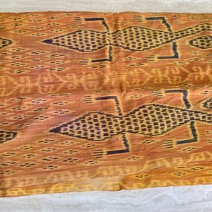 Sumba "Hinggi" Ikat – Large Ceremonial Wrap with Lizard Motif (90.5")