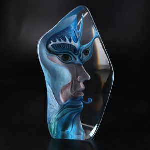 "The Silent Observer" – Limited Edition Etched Crystal Sculpture by Mats Jonasson