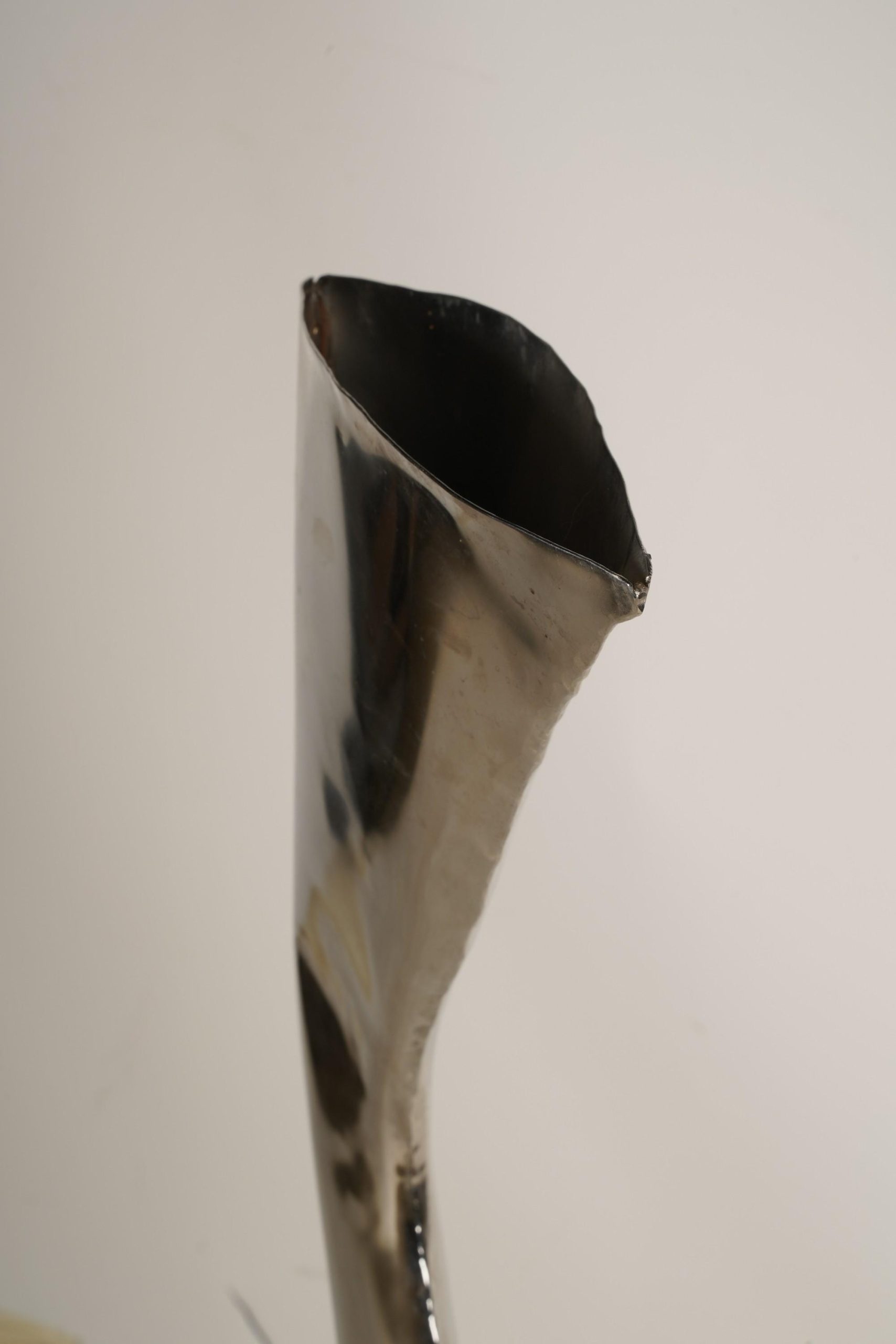 Suzanne Pascal: Monumental Aluminum "Leg" Sculpture (49") – 20th Century Realism - Image 5